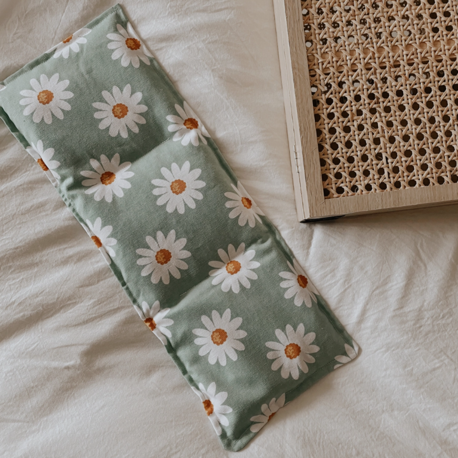 Large Lupin Hot & Cold Pack - Daisy Green